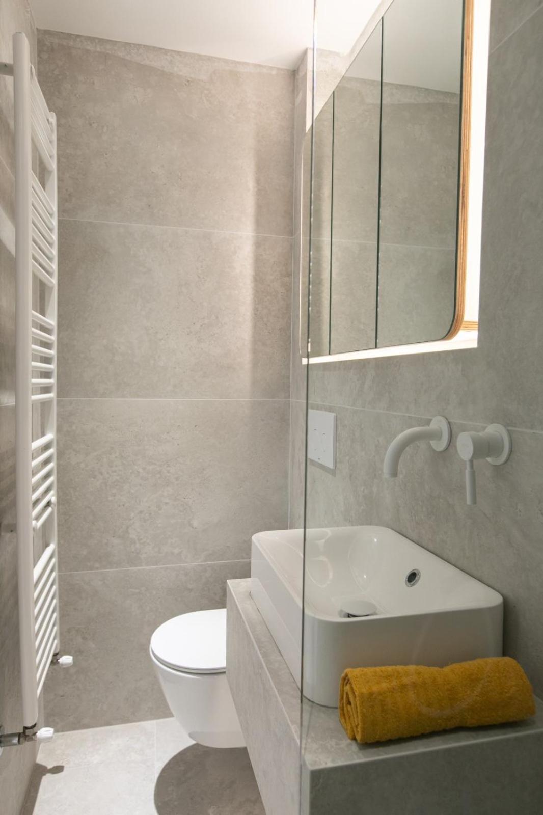 Homevision - Central & Quiet Design Condo Apartment